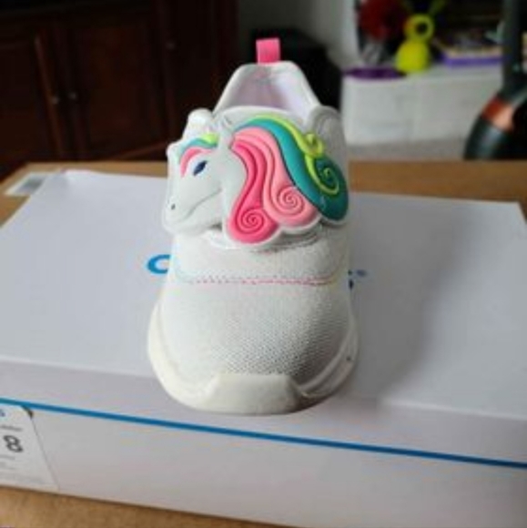 Carter's toddler girl Unicorn light up sneakers - Picture 2 of 3